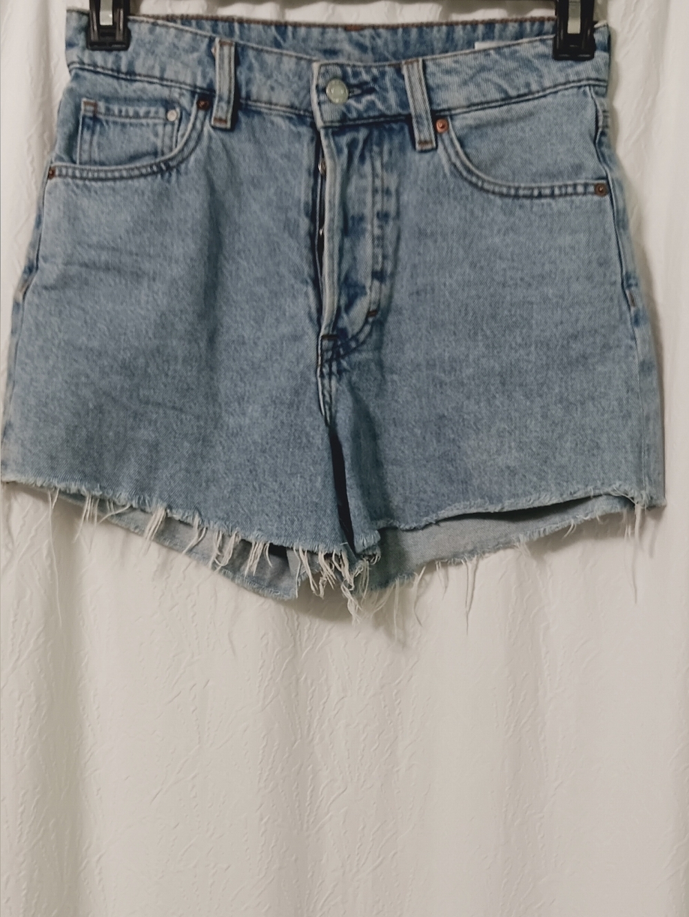 H & M Light Wash Denim High-rise Cutoff Shorts Size 4